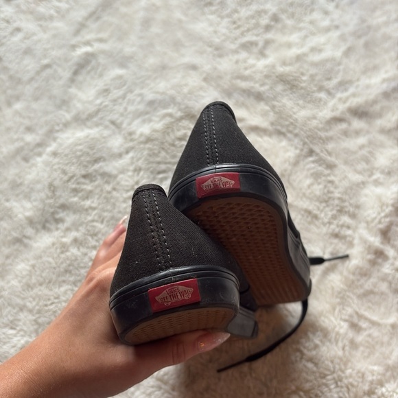 Vans Black Canvas Sneakers –Women’s 6 / Men’s 4.5 | Iconic Streetwear Style - Picture 4 of 7